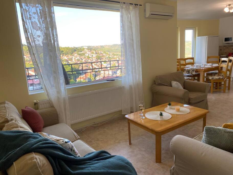 Apartment Happy Place Akatcia Велико Търново Екстериор снимка