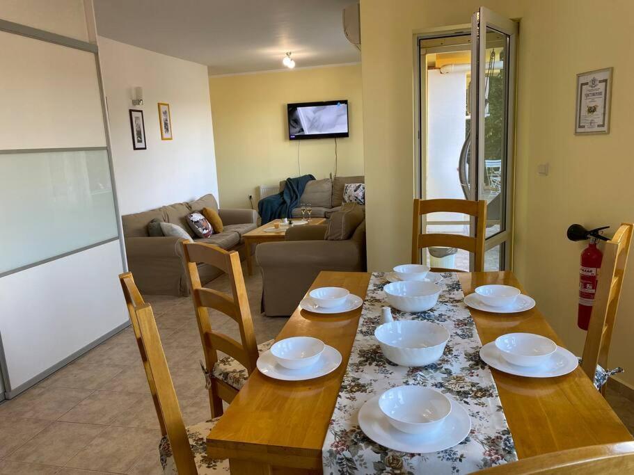 Apartment Happy Place Akatcia Велико Търново Екстериор снимка